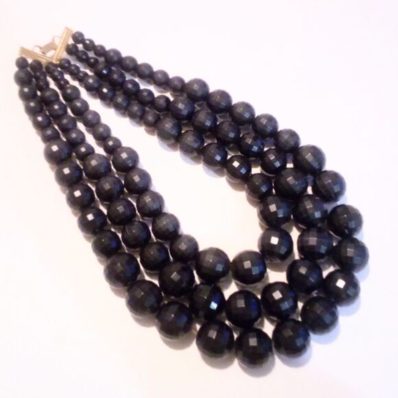 Vintage Multi Strand Chunky Black Faceted Graduated Plastic Bead Necklace - Picture 4 of 4